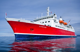 Marine satellite internet cafe
