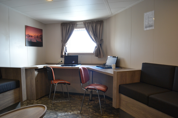 RedPort wxa cruise ship wifi cafe in action